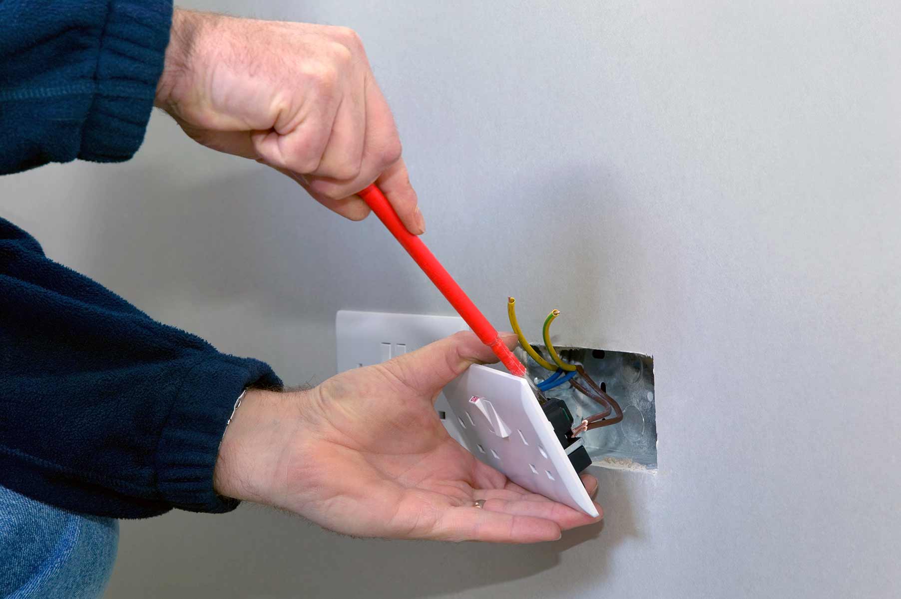 Our electricians can install plug sockets for domestic and commercial proeprties in Southfield and the local area. 